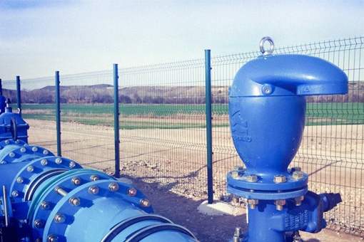 BERMAD combination air valve installed on a water transmission pipeline